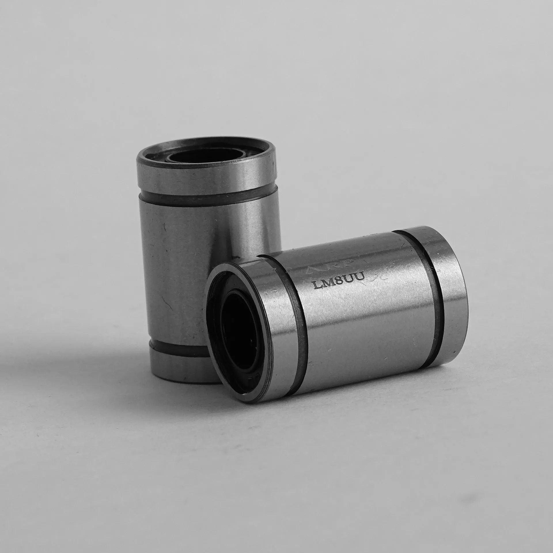 LM8 UU
